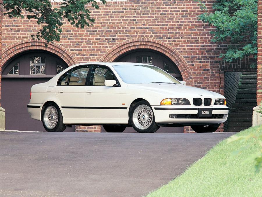  BMW 528i Sedan 1996 года  (US) (фото 1 из 2)